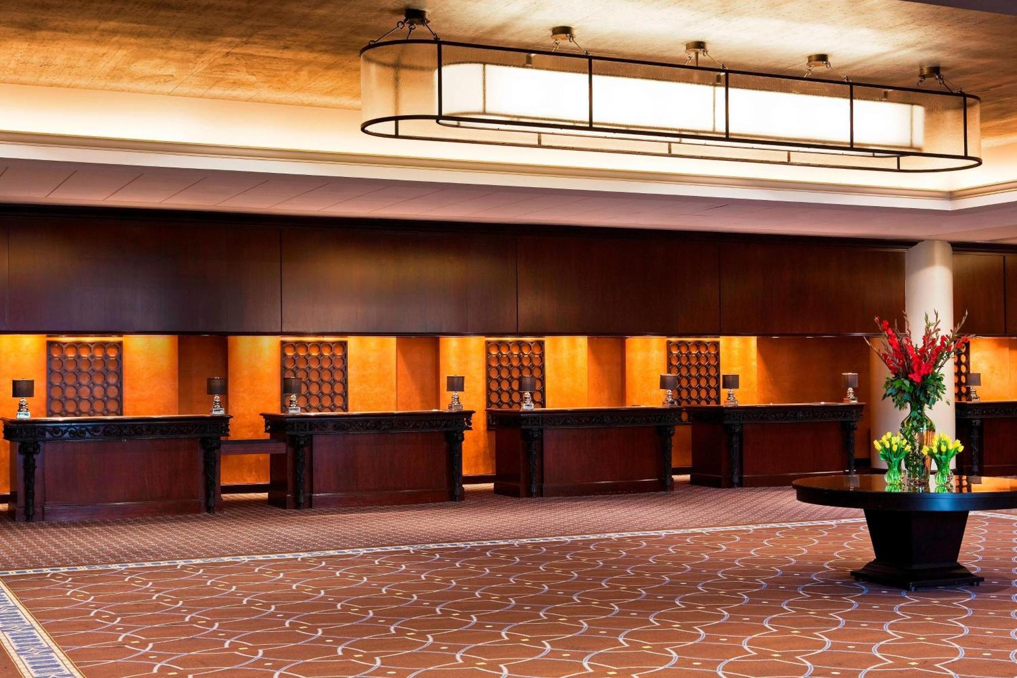 Sheraton New Orleans Hotel Bagian luar foto